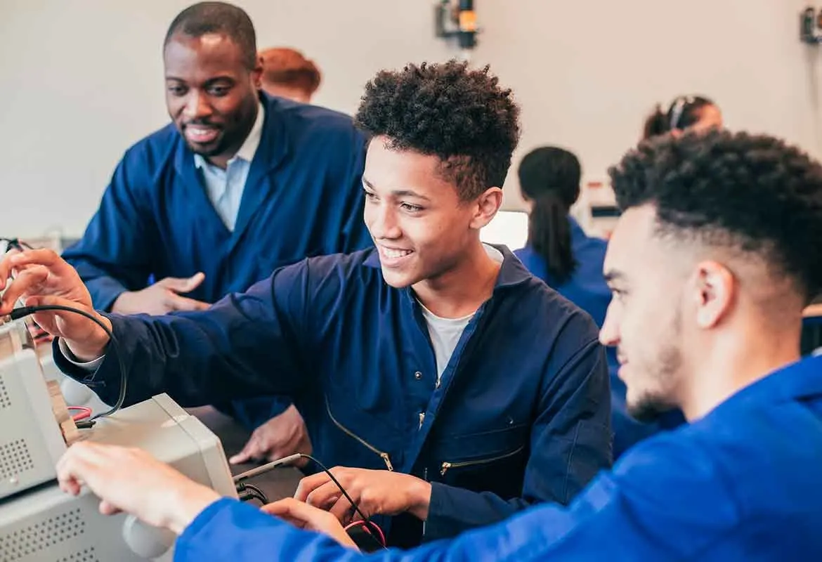 trade-school-stats-hero trade-school-stats-hero